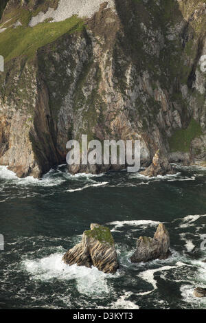 La base rocciosa di Bunglass scogliere, Slieve League, County Donegal, Irlanda. Foto Stock