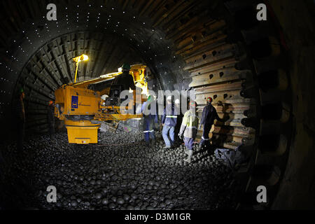 Le riparazioni all'interno di un minerale di rame mill Foto Stock