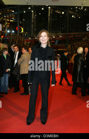 L'attrice francese Isabelle Huppert arriva per la premiere del film 'L'Ivresse Du Pouvoir' alla 56th International Film Festival di Berlino, giovedì, 16 febbraio 2006. Il film viene eseguito nella competizione di quest'anno al film festival. Foto: Jens Kalaene Foto Stock