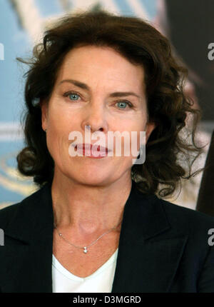 Attrice tedesca Gudrun Landgrebe mostrato durante la presentazione di "toertebeker' ad Amburgo, Germania, 2 marzo 2006. Foto: Patrick Lux Foto Stock