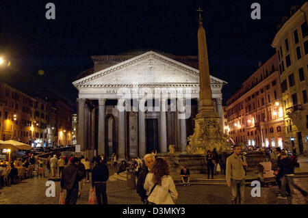 Night Shot del Pantheon di Roma, Italia Foto Stock