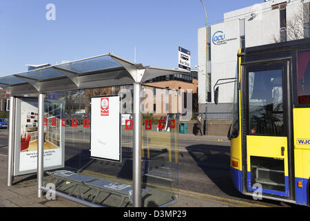 Una fermata degli autobus a Glasgow, Scotland, Regno Unito Foto Stock