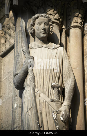 Statue gotiche da sud portico della Cattedrale di Chartres, Francia. . Un sito Patrimonio Mondiale dell'UNESCO. Foto Stock