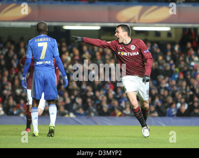 Londra, Regno Unito. Il 21 febbraio 2013. David Lafata celebra il suo obiettivo durante la UEFA Europa League, Round di 32, seconda gamba gioco tra Chelsea e Sparta Praga da Stadio Stamford Bridge. Credit: Azione Plus immagini di Sport / Alamy Live News Foto Stock