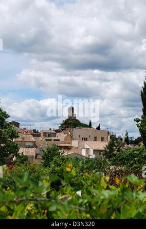 Antico villaggio di Lourmarin, dipartimento di Vaucluse, Provenza, Francia Foto Stock