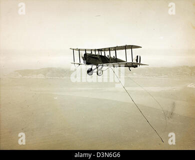 La prima operazione di rifornimento aereo ebbe luogo a San Diego nel 1923, una pietra miliare nella storia dell'aviazione che contribuì a dimostrare il potenziale del volo a lunga distanza. Foto Stock