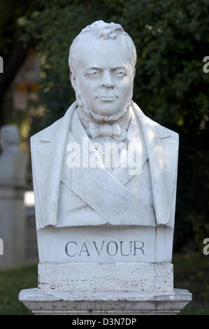 Italia Lazio Roma, colle Pincio, Statua di Cavour Camillo Benso Conte di Cavour Foto Stock