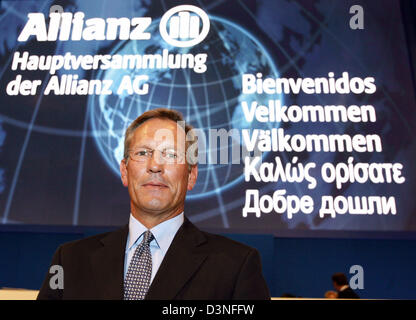 Michael Diekmann, CEO di Allianz AG, attende per la riunione generale per iniziare a Olympiahalle Monaco di Baviera, Germania, mercoledì 03 maggio 2006. Dopo il successo del primo trimestre Diekmann è ottimista per l'anno 2006. Foto: Frank Maechler Foto Stock