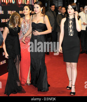 Madrid, Spagna. Febbraio 21, 2013. Ashley Benson, Vanessa Hudgens, Selena Gomez e Rachel Korine assistere alla premiere di 'Spring Breakers' a Callao Cinema, Madrid. Credito: DPA/Alamy Live News Foto Stock