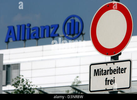 (FILE) - l'immagine mostra la sede del tedesco gigante assicuratore Allianz AG in Munich-Unterfoehring, Germania, giovedì, 22 giugno 2006. Allianz prevede di tagliare circa 7.500 posti di lavoro, di cui 7.000 sono per andare in Germania, come parte di una ristrutturazione radicale della sua assicurazione e operazioni bancarie, la società ha annunciato oggi. Più di 5 mila posti di lavoro saranno tagliati da Allianz assicurazione della sezione Foto Stock