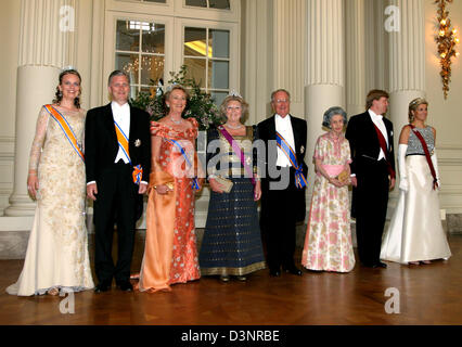 I membri del Belgio e Dutch Royals fotografato durante un Galadinner al castello di Laeken a Bruxelles, Belgio, martedì 20 giugno 2006. Regina olandese Beatrice, principe Willem-Alexander e principessa massimi sono su 3 giorno ufficiale di visita di Stato in Belgio. Foto: Albert Nieboer (Paesi Bassi) Foto Stock