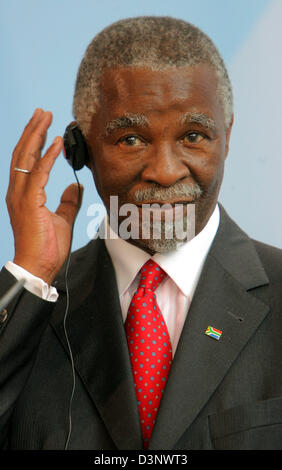 Presidente del Sud Africa Thabo Mbeki è raffigurato in una conferenza stampa a Berlino, in Germania, sabato, 08 luglio 2006. Foto: Tim Brakemeier Foto Stock