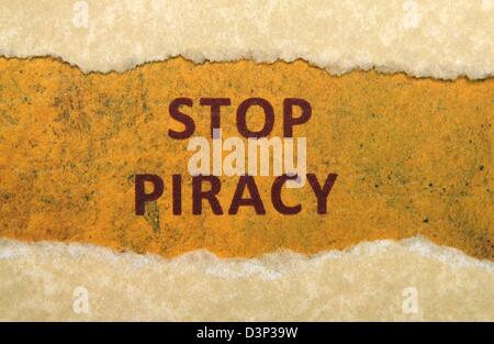 Stop alla pirateria testo su carta grunge Foto Stock
