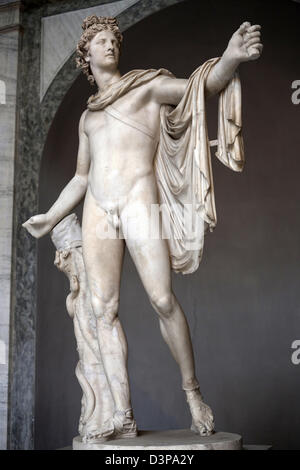 Famosi classici della scultura in marmo Apollo Belvedere Pythian Apollo scoperto in uno scavo in durante il Rinascimento in Vaticano Foto Stock