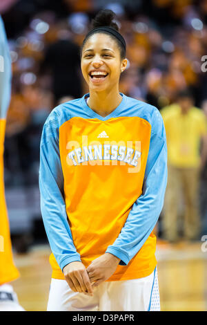 Knoxville, Tennessee, Stati Uniti d'America. Ventunesimo Febbraio 2013. centro Isabelle Harrison #20 del Tennessee Lady volontari prima della NCAA pallacanestro tra la University of Tennessee Lady volontari e la Auburn Tigers a Thompson-Boling Arena di Knoxville, TN. Credito: Cal Sport Media / Alamy Live News Foto Stock