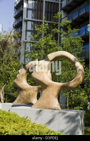 Teste di bronzo da scultore inglese Simon spinotto Foto Stock