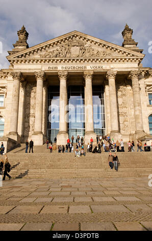 Il Reichstag di Berlino in prima serata la luce Foto Stock