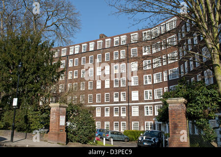 Eton posto blocco di dimora in Eton College Road, Chalk Farm, London, Regno Unito Foto Stock