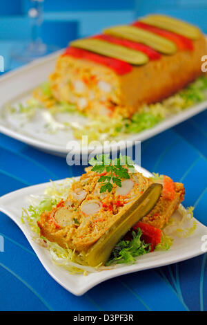 Terrina di pesce. Ricetta disponibile. Foto Stock