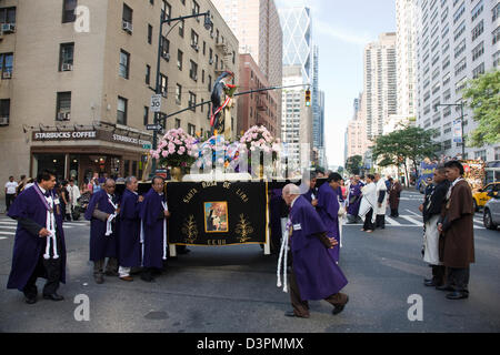 Annuale di Santa Rosa de Lima Estados Unidos EEUU processione in New York Foto Stock