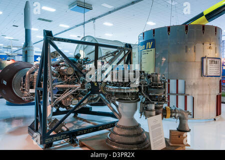 Titan missile display, Ali sopra le Montagne Rocciose Museo dell'aria e dello spazio, Denver, Colorado. Foto Stock