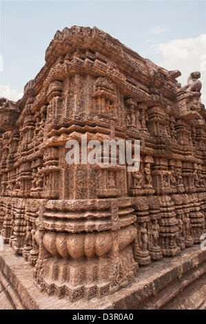 Il carving dettagli su un tempio, Konark Sun tempio, Puri, Orissa, India Foto Stock