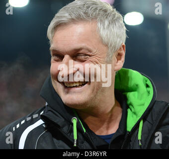 Freiburg, Germania. Il 22 febbraio 2013. Francoforte è capo allenatore Armin Veh dà un intervista prima Bundesliga partita di calcio tra SC e Friburgo Eintracht Frankfurt a Mage Solar Stadium di Friburgo, Germania, 22 febbraio 2013. Foto: Patrick Seeger/dpa/Alamy Live News Foto Stock