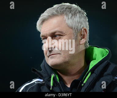 Freiburg, Germania. Il 22 febbraio 2013. Francoforte è capo allenatore Armin Veh dà un intervista prima Bundesliga partita di calcio tra SC e Friburgo Eintracht Frankfurt a Mage Solar Stadium di Friburgo, Germania, 22 febbraio 2013. Foto: Patrick Seeger/dpa/Alamy Live News Foto Stock