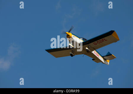 Zenair CH 601UL Zodiaco G-CDFL micolight il decollo da Breighton Airfield Foto Stock