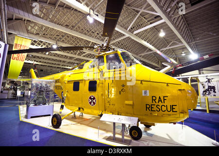 Il Westland Whirlwind post-guerra mondiale II elicottero, sul display presso la Royal Air Force (RAF Museum, London, England, Regno Unito Foto Stock