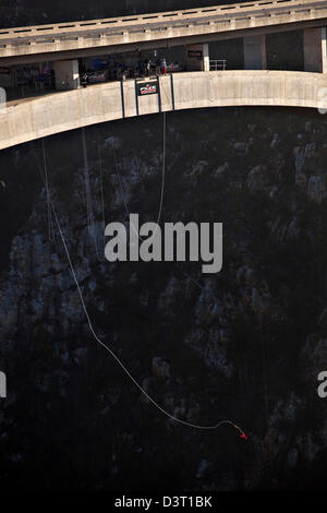 Bungee Jumping in Bloukrans Foto Stock