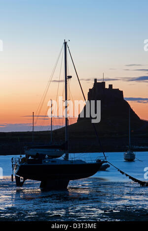 Alba sul Santo Isola di Lindisfarne vicino a Berwick-upon-Tweed, Northumberland Foto Stock