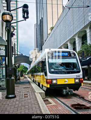 Stazione Akard, DART Light Rail, centro di Dallas, Texas Foto Stock