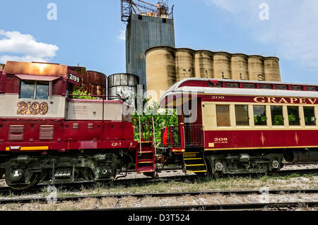 Vinny, 1953 GP-7 locomotiva diesel, Grapevine Vintage Railroad, Grapevine Texas Foto Stock