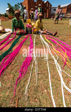 Coloratissimo mercato tradizionale Highland Madagascar Foto Stock