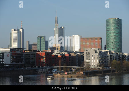 Frankfurt am Main, Germania, il West Harbour Tower in Frankfurt Gutleutviertel Foto Stock