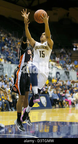 Febbraio 23, 2013 - Berkeley, CA, Stati Uniti d'America - 24 febbraio 2013 durante il NCAA Womens Gioco di basket tra Oregon State University castori vs California Golden Bears,15 G Brittany Boyd di Cal a Hass Pavilion Berkeley Calif Foto Stock