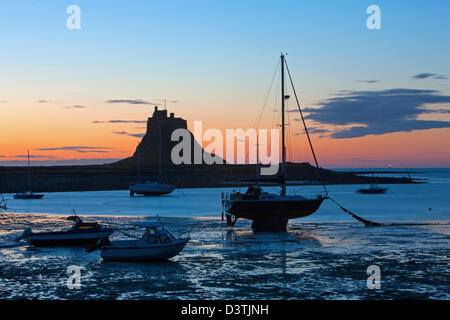 Alba sul Santo Isola di Lindisfarne vicino a Berwick-upon-Tweed, Northumberland Foto Stock