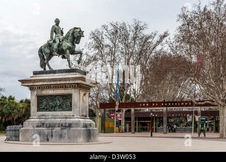 Statua in parc de la Ciutadella presso l'entrata dello zoo,Barcelona Foto Stock