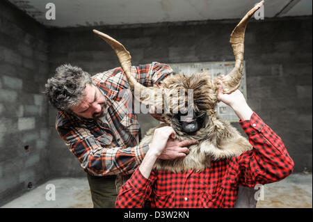 Trangas sono uno dei più carattere rappresentativo del carnevale. Il carnevale di Bielsa, Aragona, Spagna Foto Stock