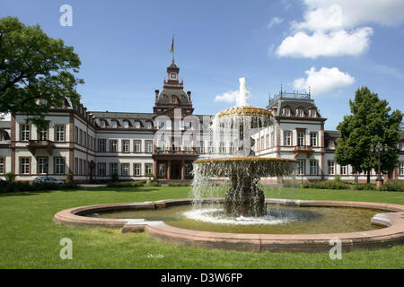 La foto mostra Philippsruhe Palace in Hanau, Germania, 01 giugno 2006. Fu costruita dal 1701 al 1712 in stile barocco francese. Foto: Friedel Gierth Foto Stock