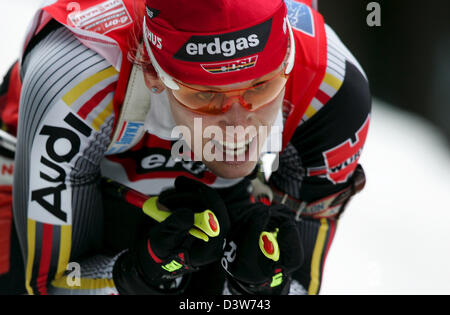 Biatleta tedesca Kati Wilhelm mostrato durante la 7.5km sprint a Ruhpolding, Germania, Venerdì, 12 gennaio 2007. Foto: Matthias Schrader Foto Stock