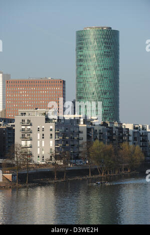 Frankfurt am Main, Germania, il West Harbour Tower in Frankfurt Gutleutviertel Foto Stock