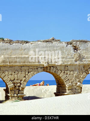 Cesarea acquedotto romano Cesarea, Distretto di Haifa, Israele Foto Stock