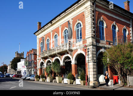 Old Town Hall, London Street, Chertsey, Surrey, England, Regno Unito Foto Stock