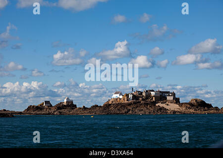 Case di pescatori sull'isola Ecrehous off Jersey, Isole del Canale, REGNO UNITO Foto Stock