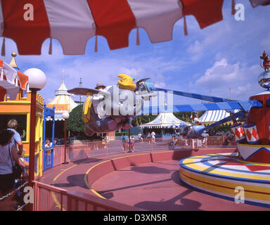 Dumbo The Flying Elephant Ride, Fantasyland, Walt Disney World Resort, Orlando, Orange County, Florida, Stati Uniti d'America Foto Stock