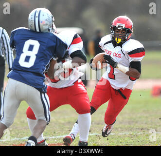 Alta scuola di calcio a New Haven CT USA tra la croce città rivali Wilbur Cross e Hillhouse Scuole superiori Foto Stock