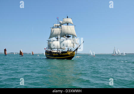 Etoile du Roy (nome iniziale : Il Grand Turk) tre-masted frigate (St Malo porto), il battello lasciò il Golfo di Morbihan. Foto Stock