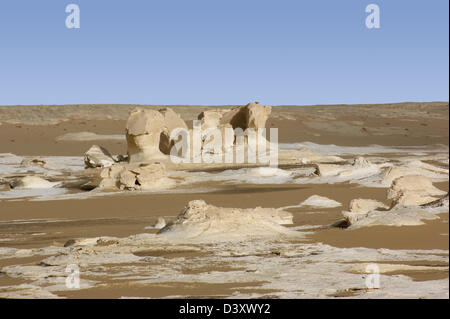 Il deserto bianco con formazione di roccia in Egitto Foto Stock